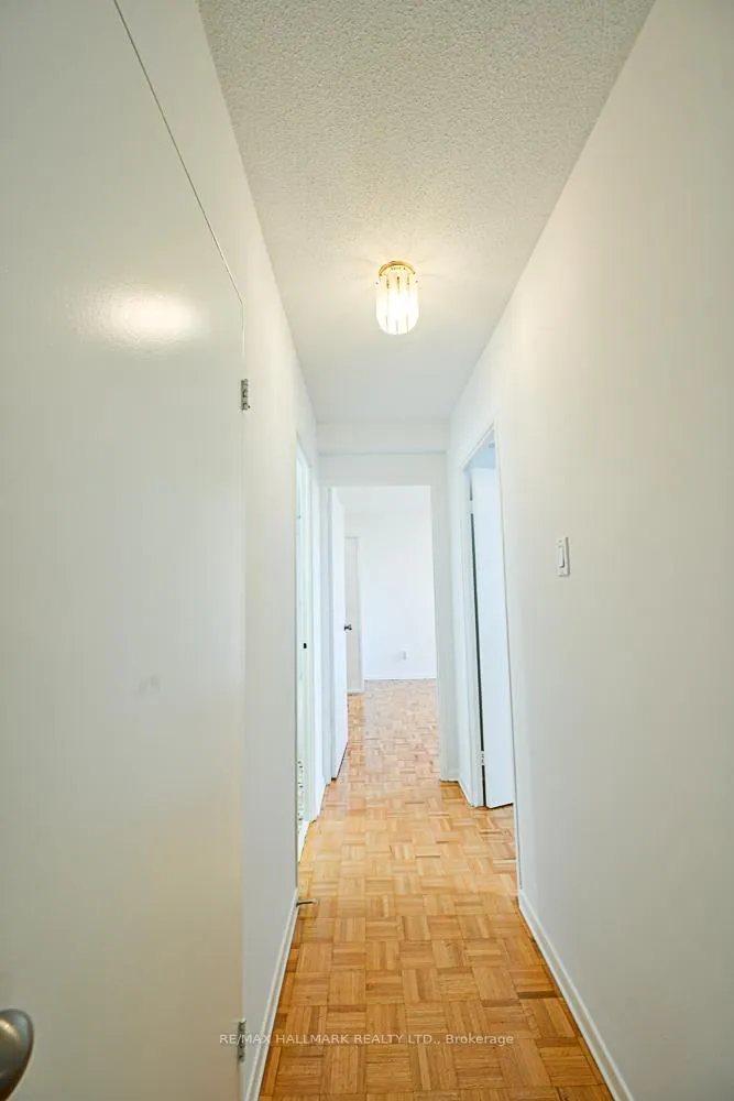 Photo 10 of Unit 504, 980 Broadview Avenue, Toronto, Broadview North — HOMEH