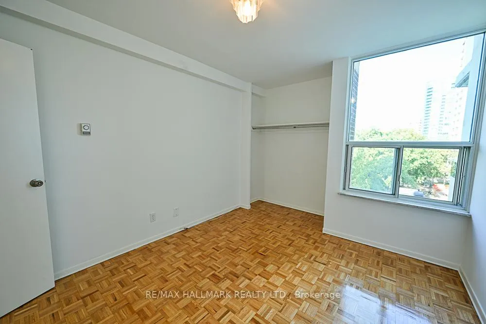Photo 11 of Unit 504, 980 Broadview Avenue, Toronto, Broadview North — HOMEH