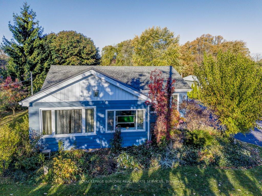 Photo 2 of 120 Woolverton Road, Grimsby, Grimsby Escarpment — HOMEH