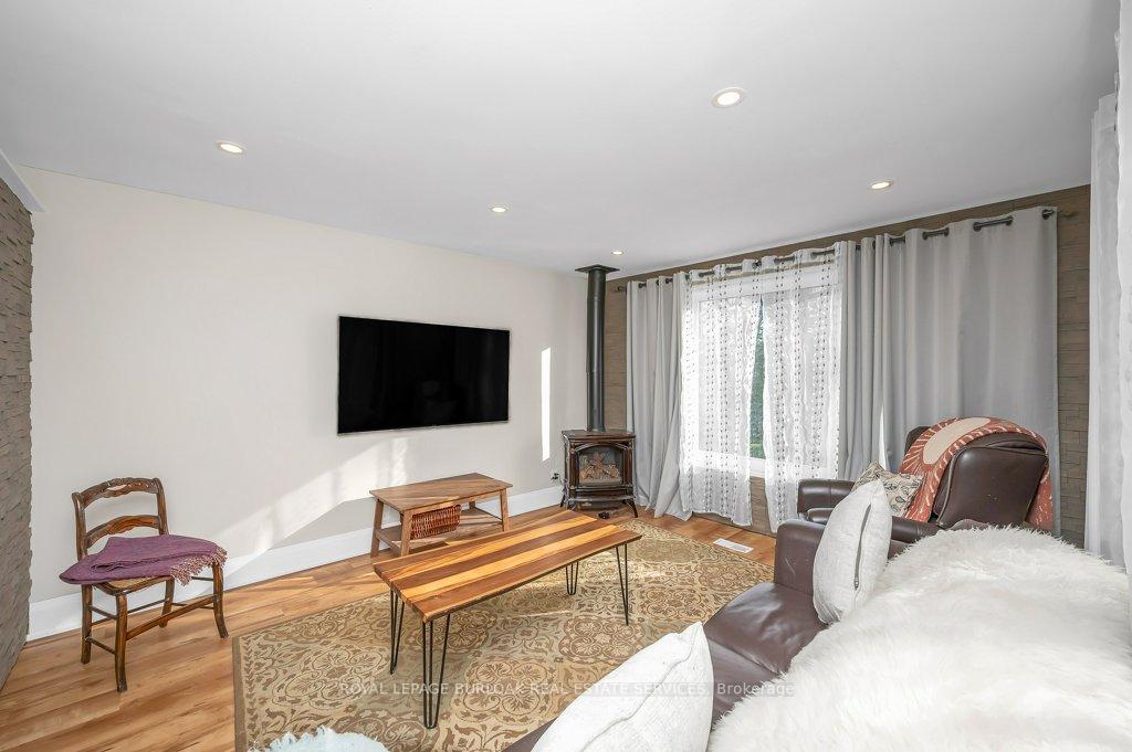Photo 14 of 120 Woolverton Road, Grimsby, Grimsby Escarpment — HOMEH