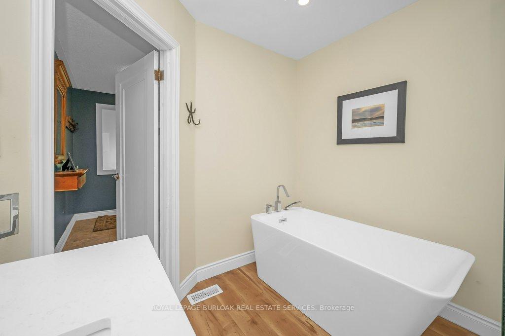 Photo 19 of 120 Woolverton Road, Grimsby, Grimsby Escarpment — HOMEH