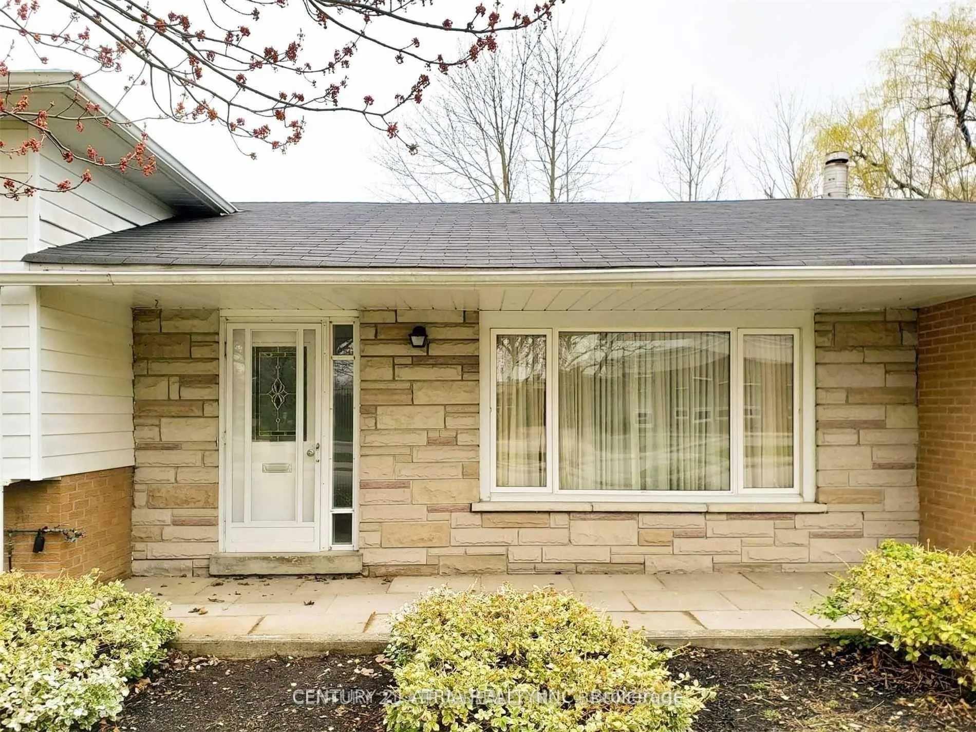 Photo 2 of 27 Fonthill Boulevard, Markham, Unionville — HOMEH