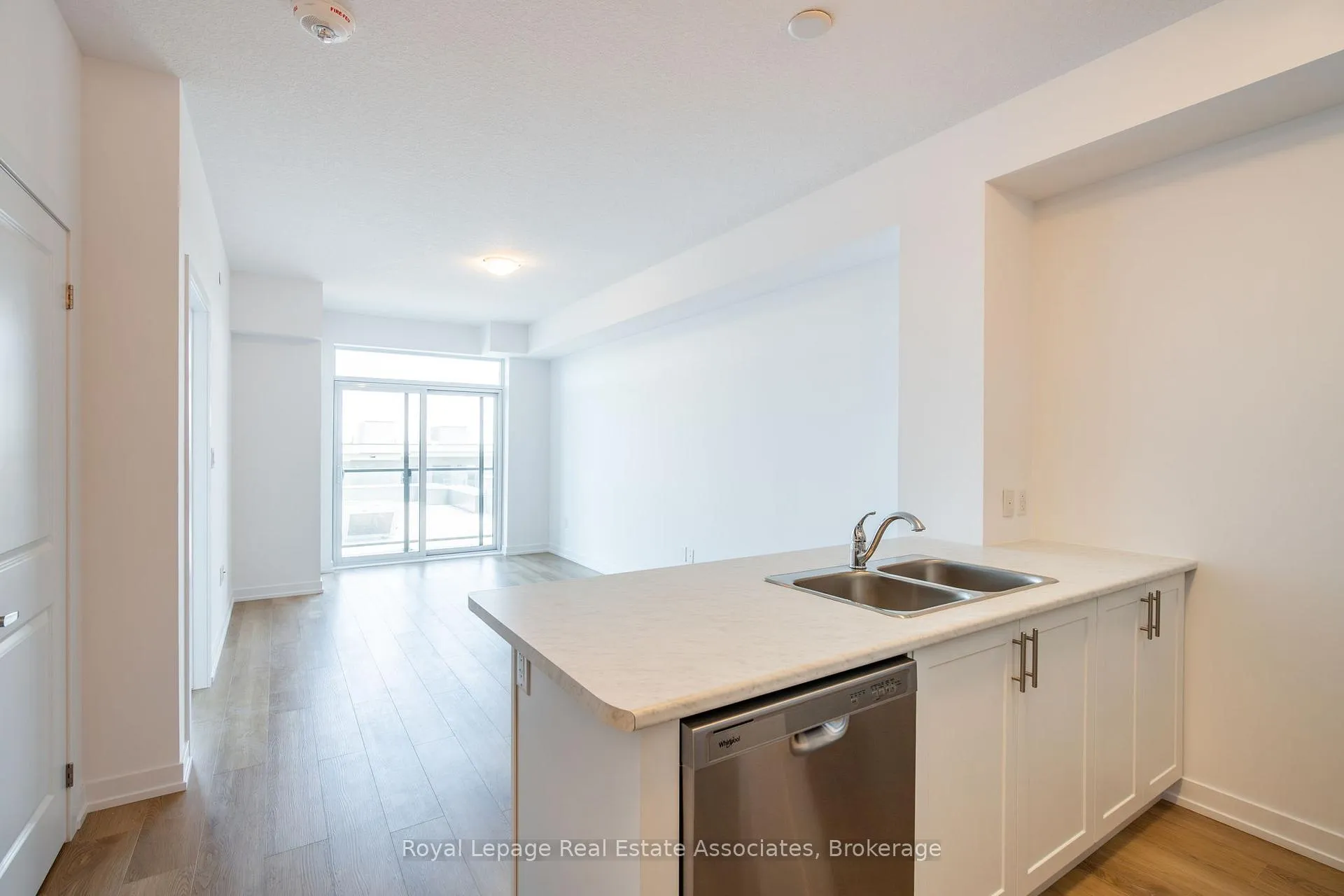 Photo 6 of Unit 706, 470 Dundas Street E, Hamilton, Waterdown — HOMEH