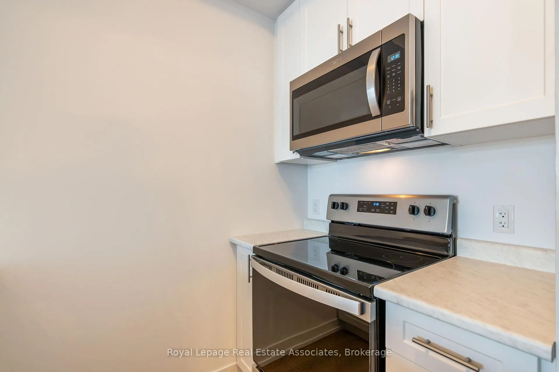 Photo 8 of Unit 706, 470 Dundas Street E, Hamilton, Waterdown — HOMEH