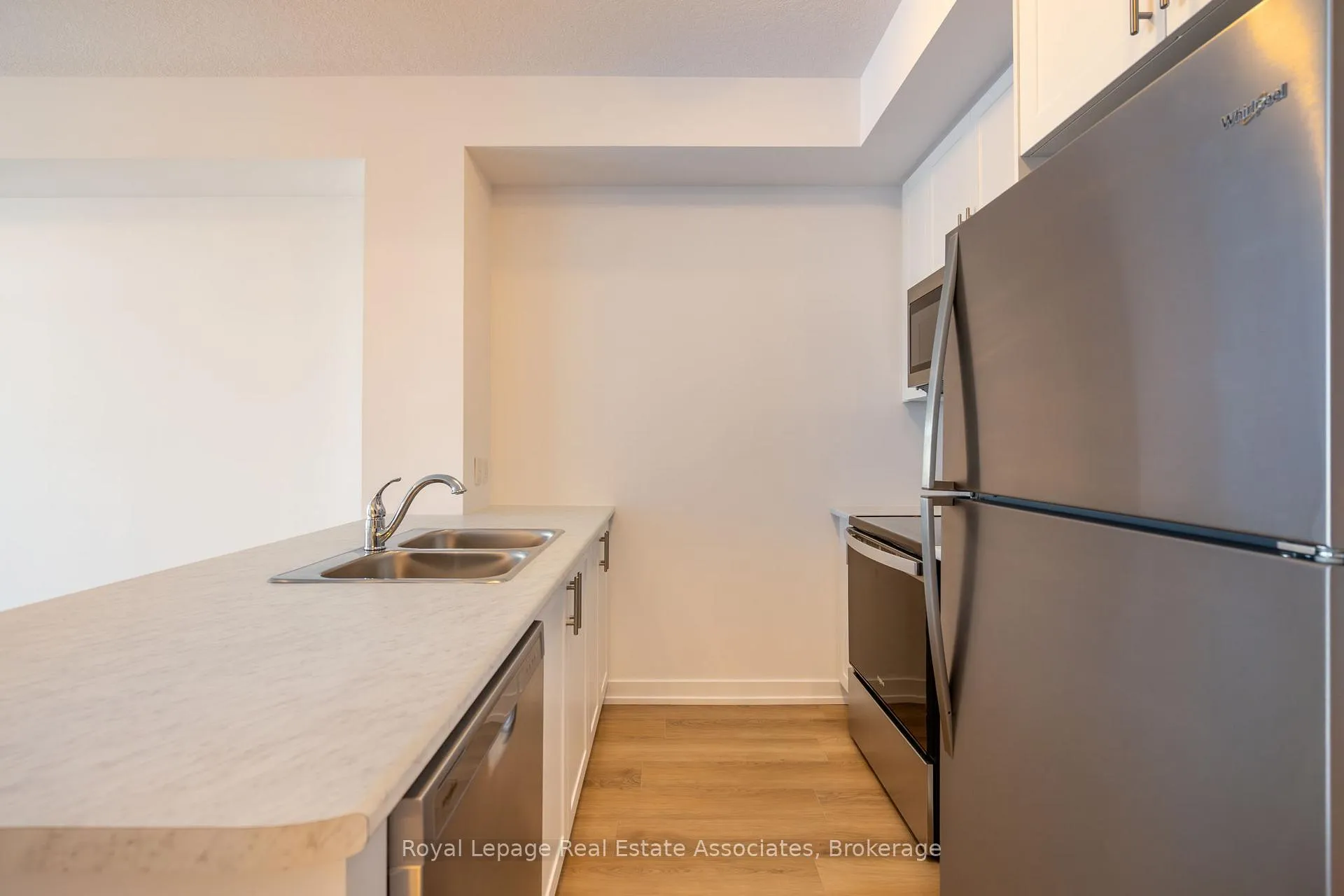 Photo 9 of Unit 706, 470 Dundas Street E, Hamilton, Waterdown — HOMEH