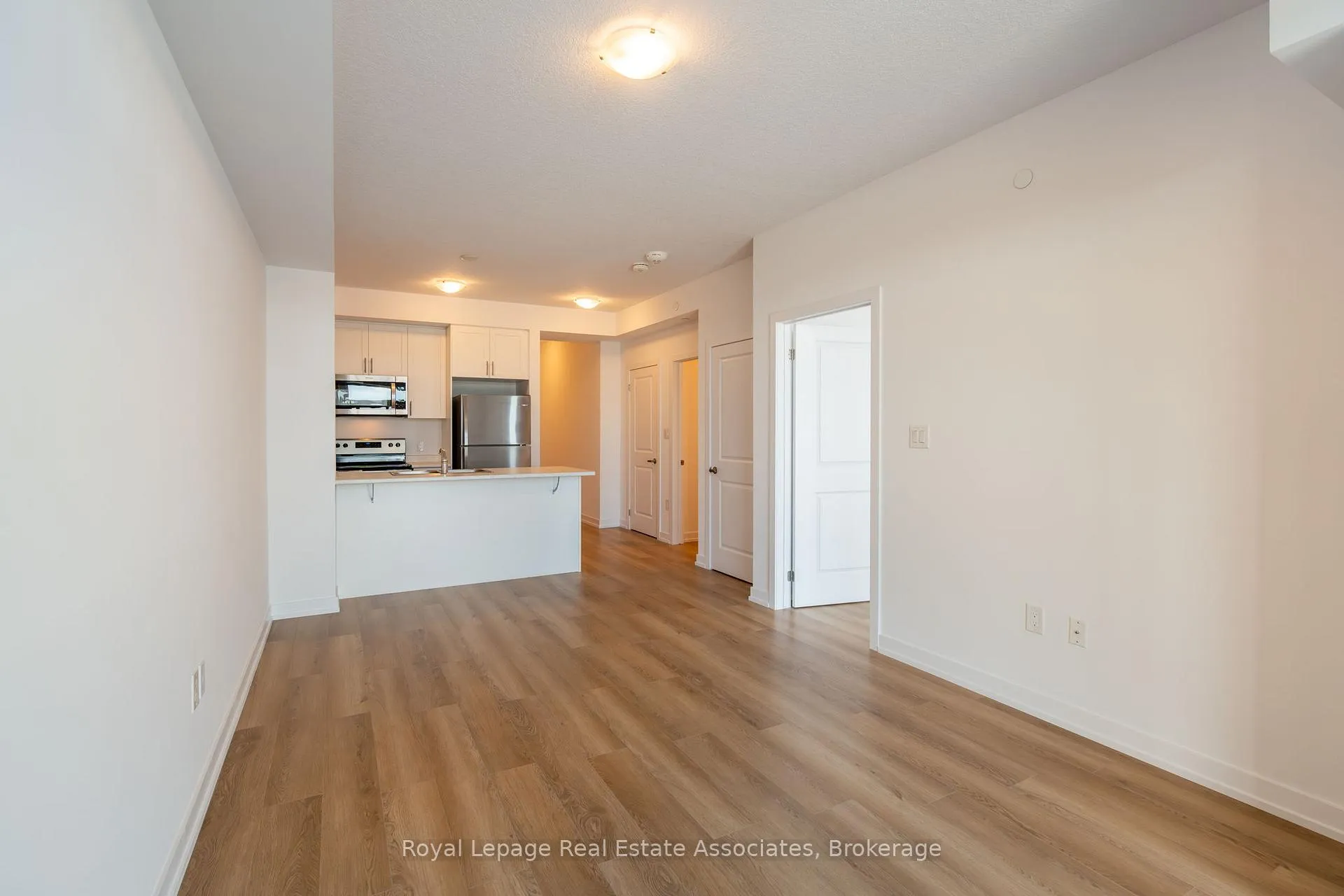 Photo 10 of Unit 706, 470 Dundas Street E, Hamilton, Waterdown — HOMEH
