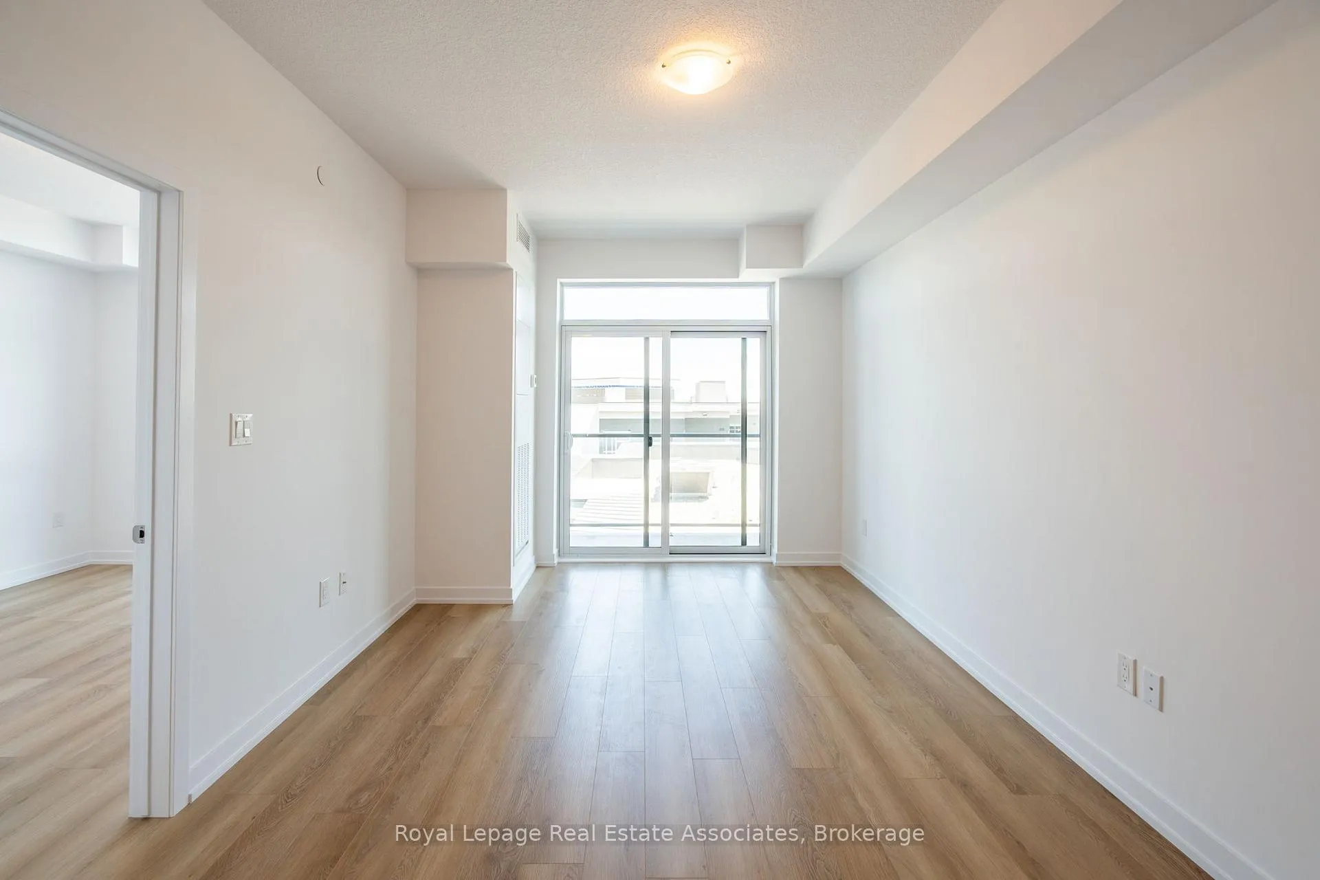 Photo 13 of Unit 706, 470 Dundas Street E, Hamilton, Waterdown — HOMEH