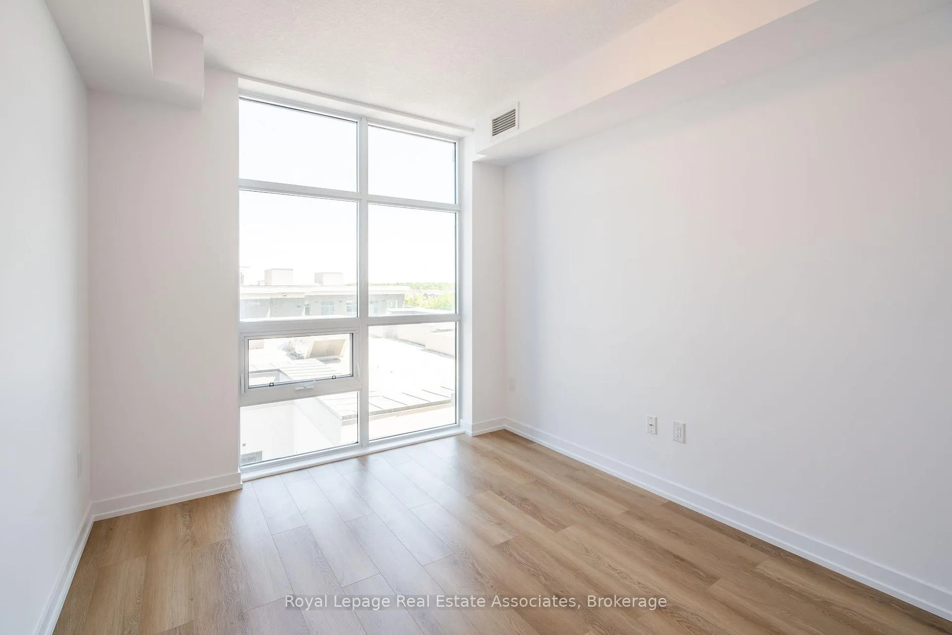 Photo 14 of Unit 706, 470 Dundas Street E, Hamilton, Waterdown — HOMEH