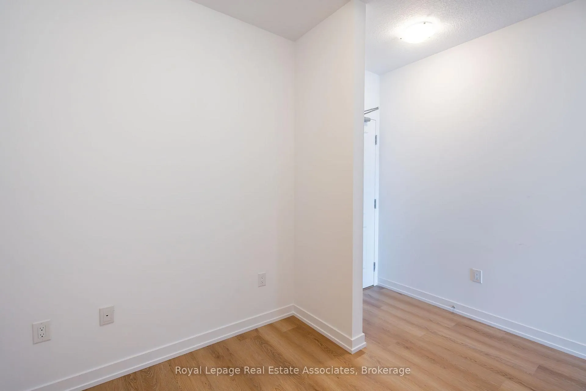 Photo 17 of Unit 706, 470 Dundas Street E, Hamilton, Waterdown — HOMEH