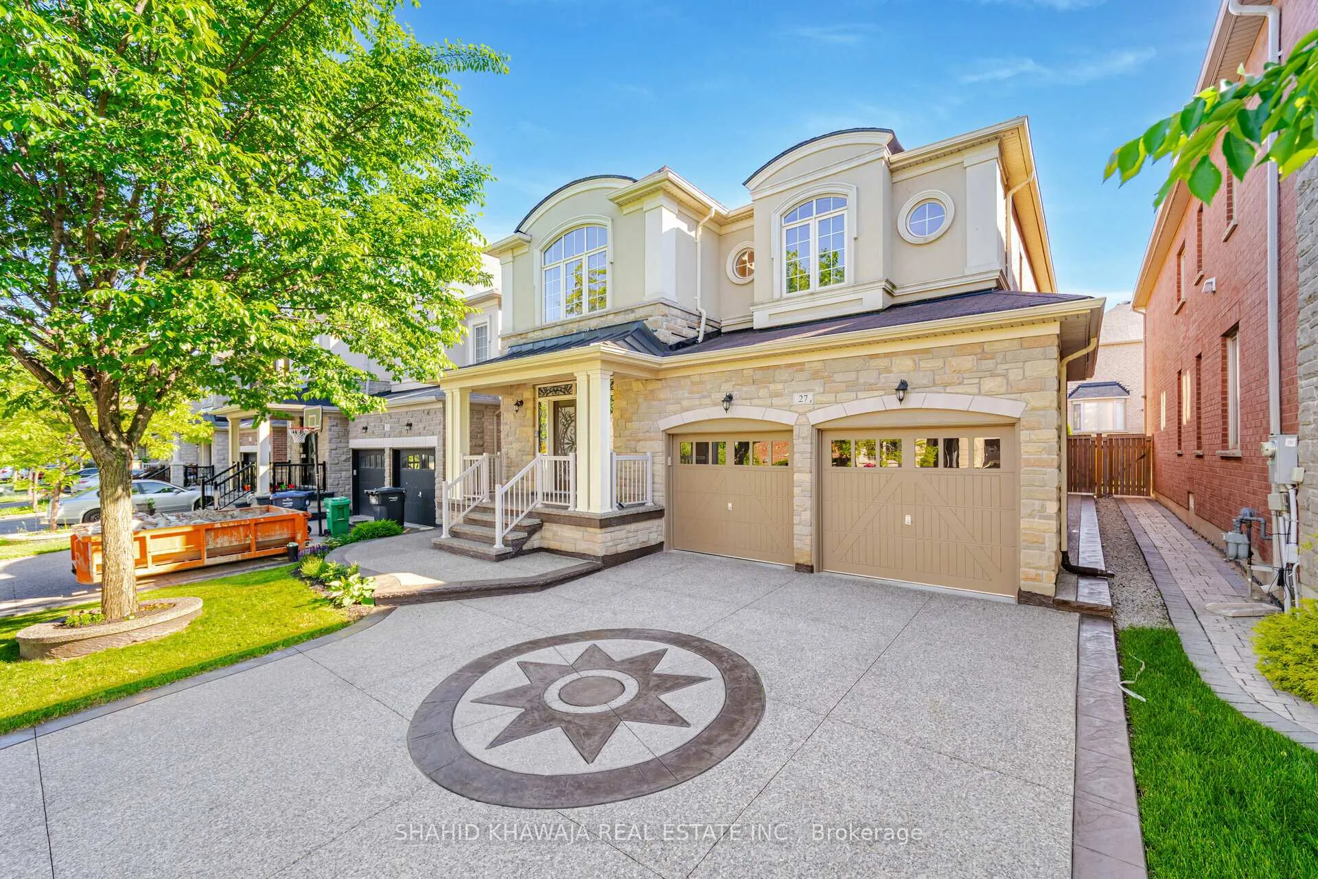 Front of 27 Lampman Crescent
