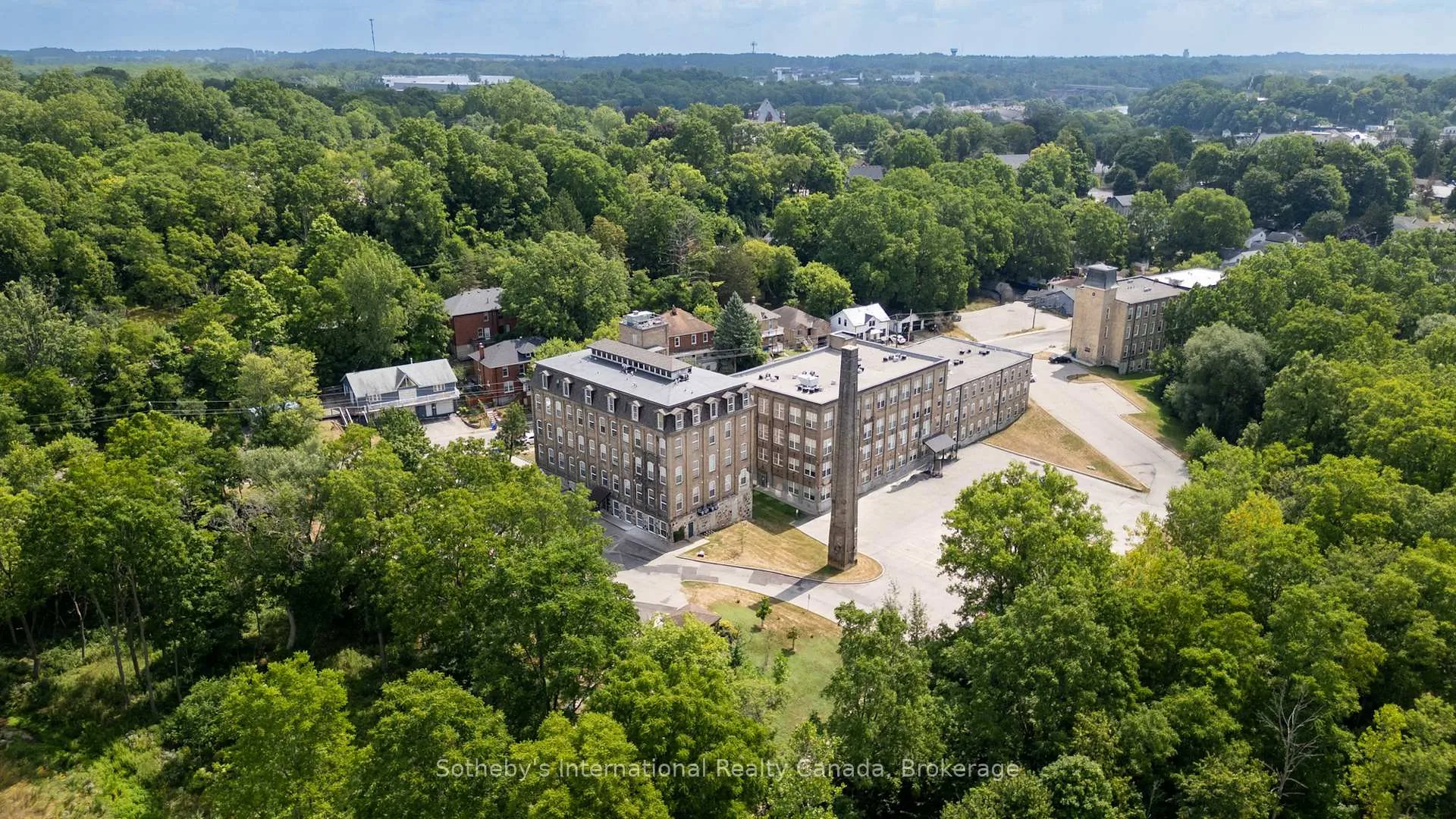 Photo 1 of Unit 402, 140 West River Street, Brant, Paris — HOMEH