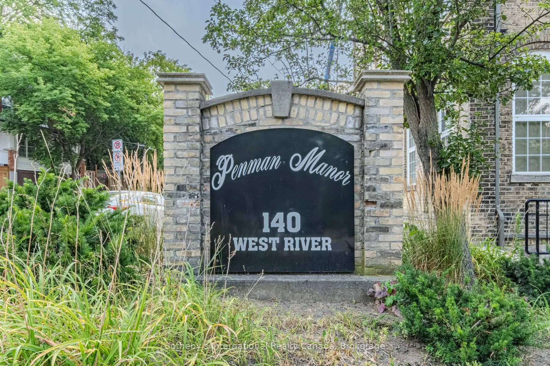Photo 4 of Unit 402, 140 West River Street, Brant, Paris — HOMEH