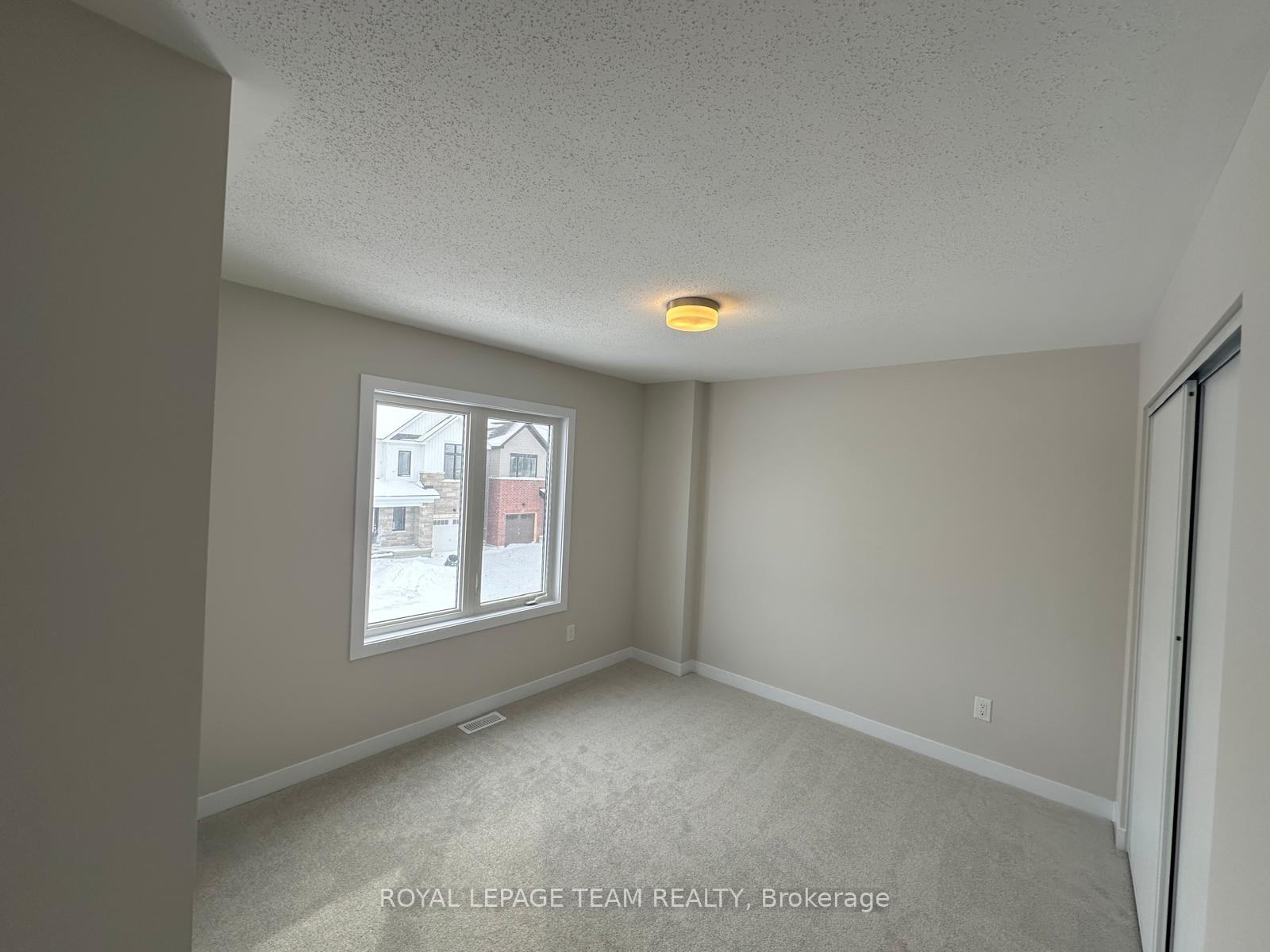 Photo 13 of 346 Peninsula Road, Ottawa, Barrhaven - Heritage Park — HOMEH