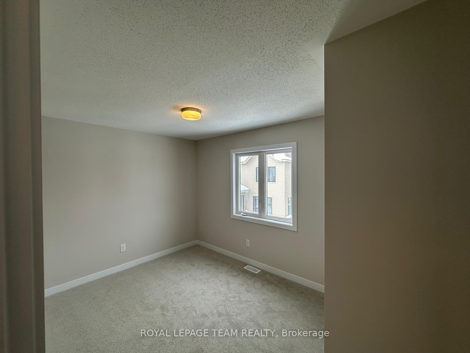Photo 14 of 346 Peninsula Road, Ottawa, Barrhaven - Heritage Park — HOMEH
