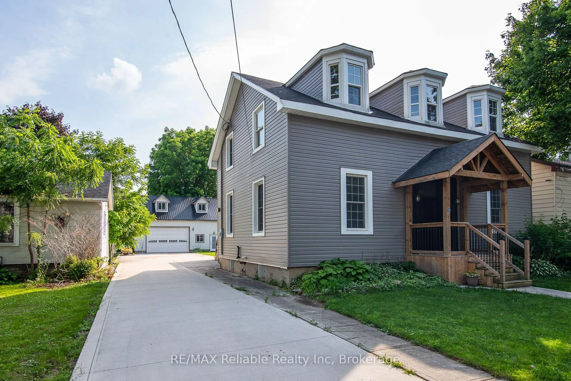 Photo 2 of 41 John Street, Huron East, Seaforth — HOMEH