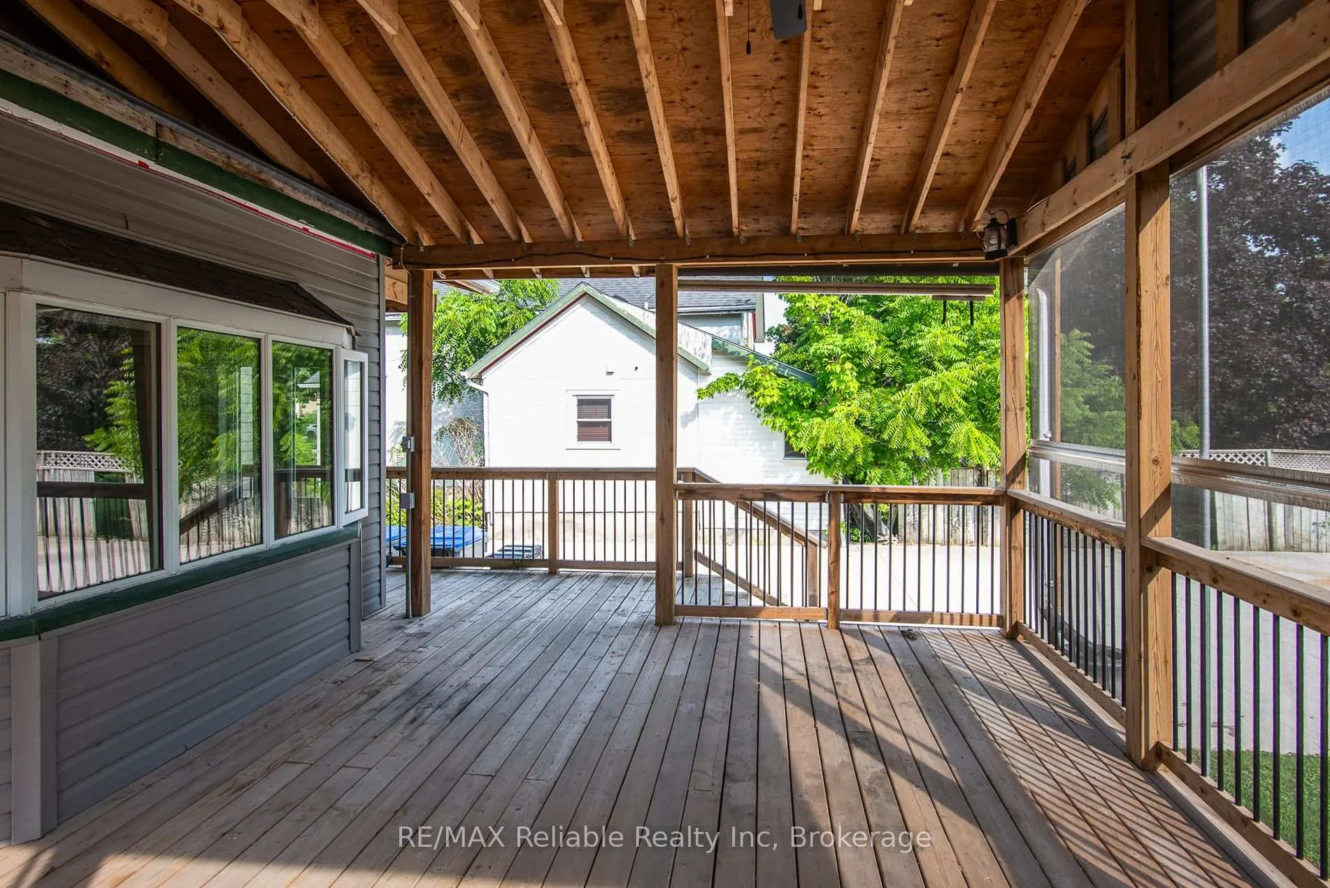 Photo 11 of 41 John Street, Huron East, Seaforth — HOMEH