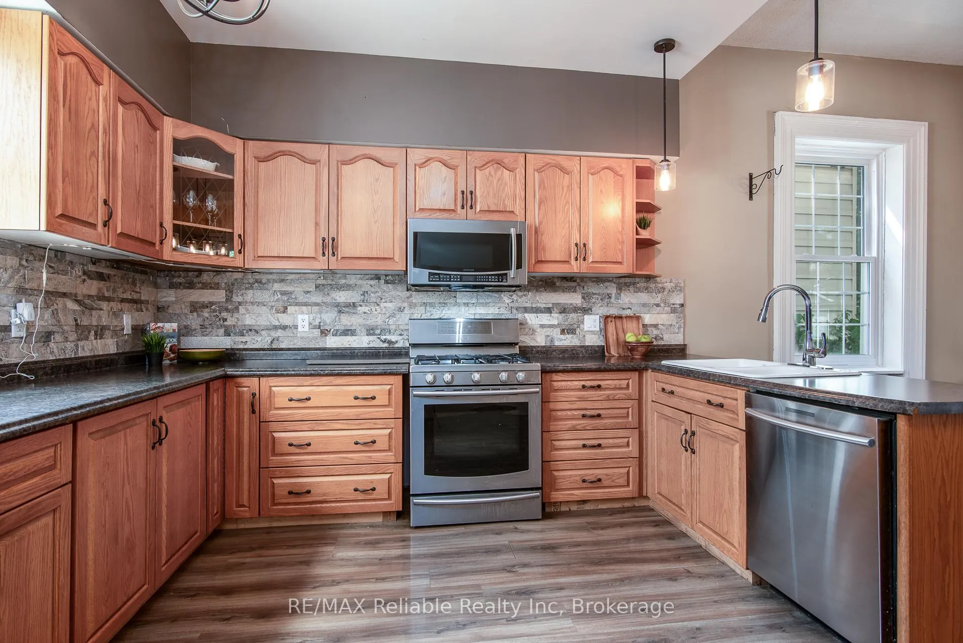 Photo 19 of 41 John Street, Huron East, Seaforth — HOMEH