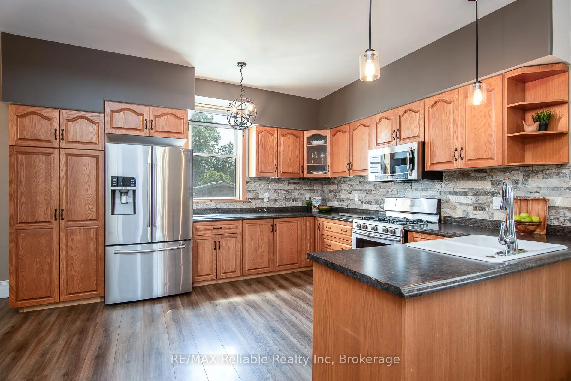 Photo 23 of 41 John Street, Huron East, Seaforth — HOMEH