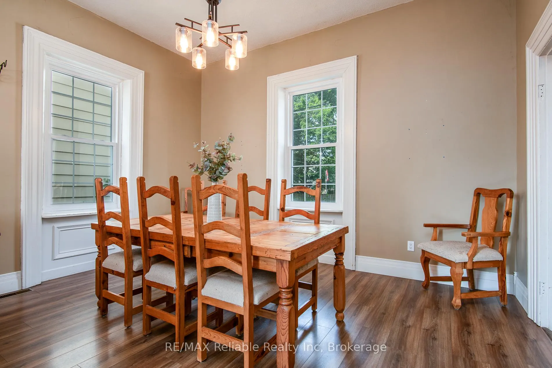 Photo 24 of 41 John Street, Huron East, Seaforth — HOMEH