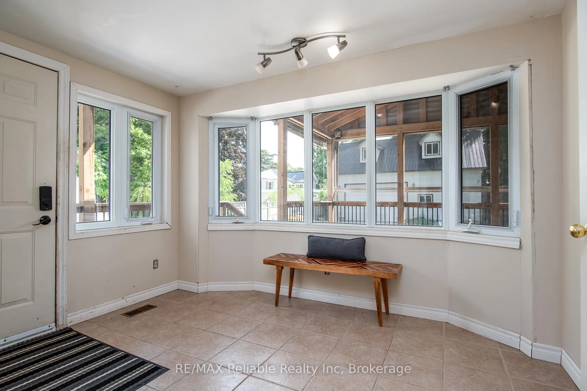 Photo 30 of 41 John Street, Huron East, Seaforth — HOMEH