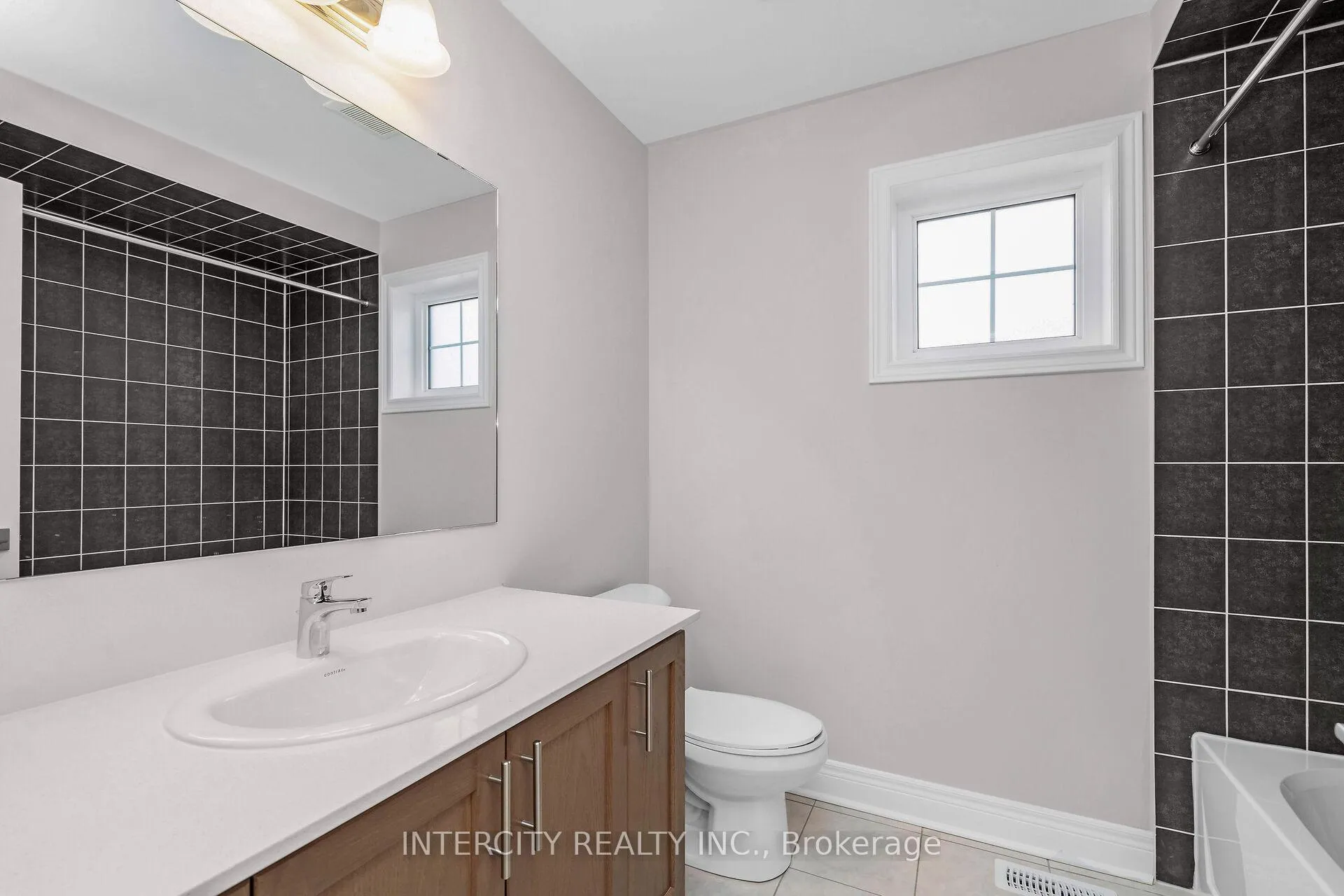Photo 32 of Unit Lot 176, 45 Keyworth Crescent, Brampton, Sandringham-Wellington North — HOMEH