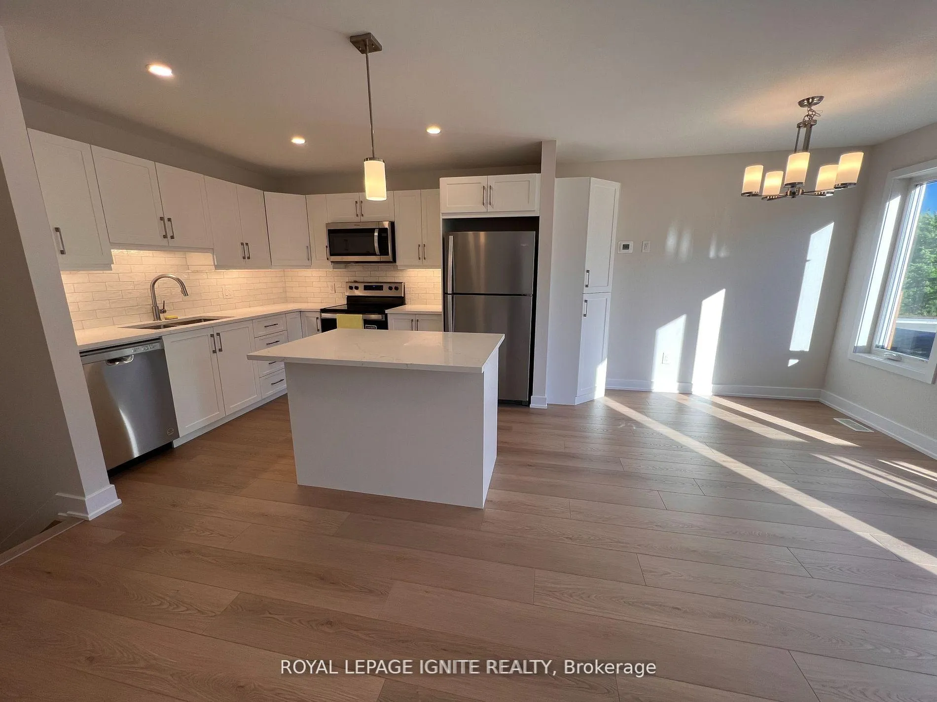 Photo 4 of 93 Whitcomb Crescent, Smiths Falls — HOMEH