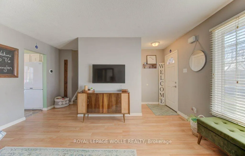 Photo 6 of 76 Devonglen Drive, Kitchener — HOMEH