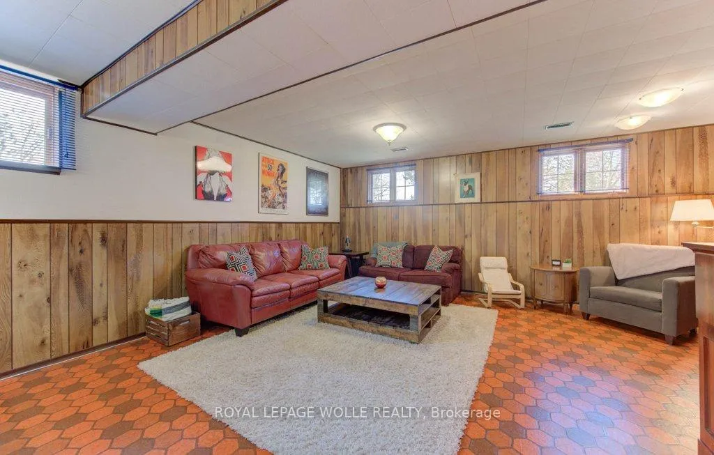 Photo 23 of 76 Devonglen Drive, Kitchener — HOMEH