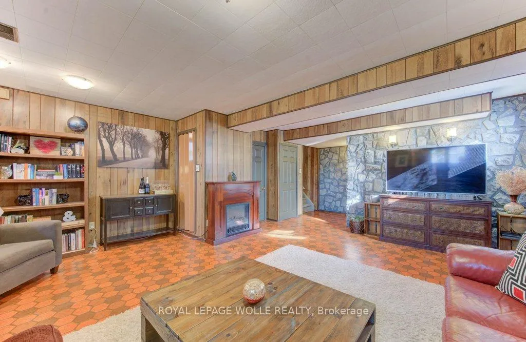 Photo 25 of 76 Devonglen Drive, Kitchener — HOMEH