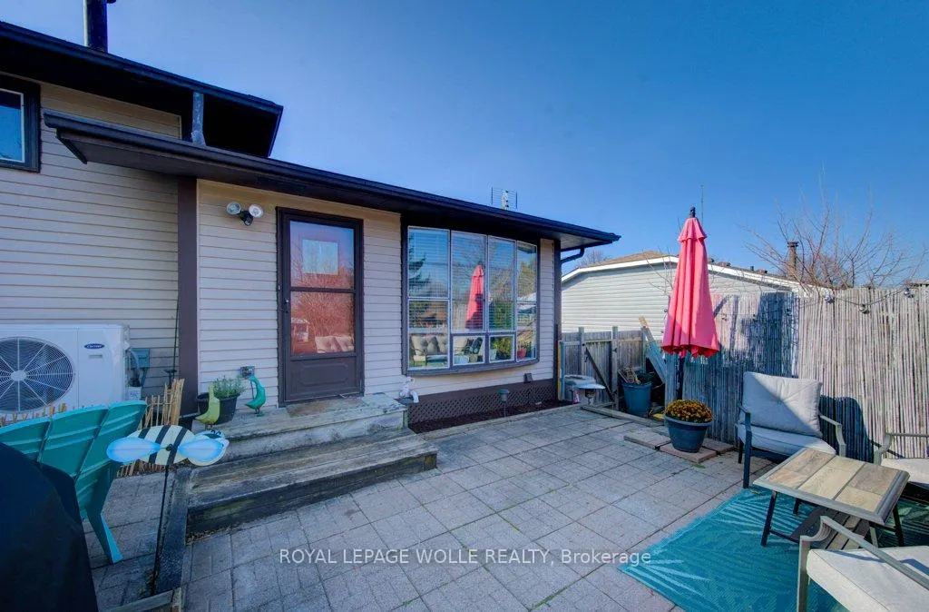 Photo 32 of 76 Devonglen Drive, Kitchener — HOMEH