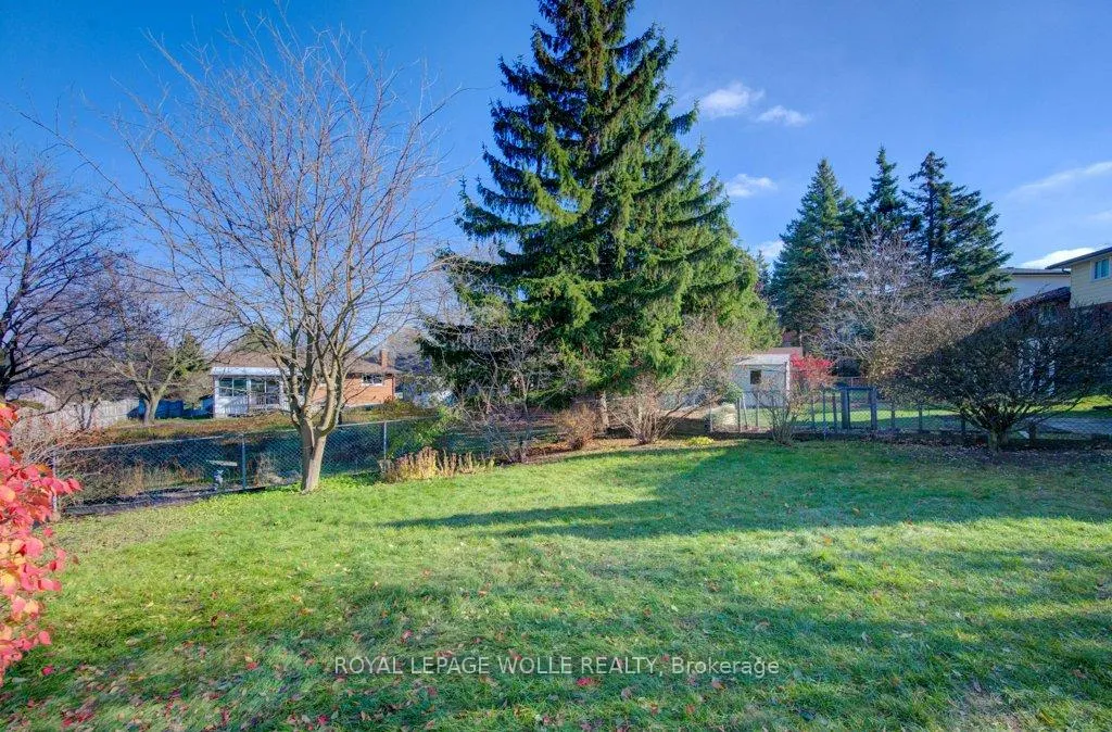 Photo 33 of 76 Devonglen Drive, Kitchener — HOMEH