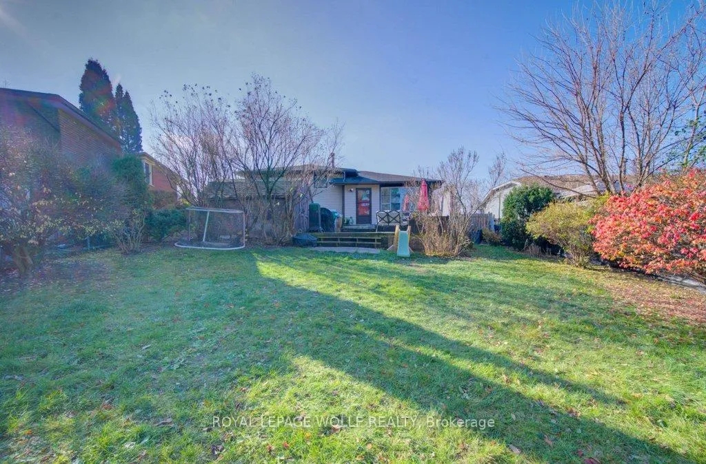 Photo 34 of 76 Devonglen Drive, Kitchener — HOMEH