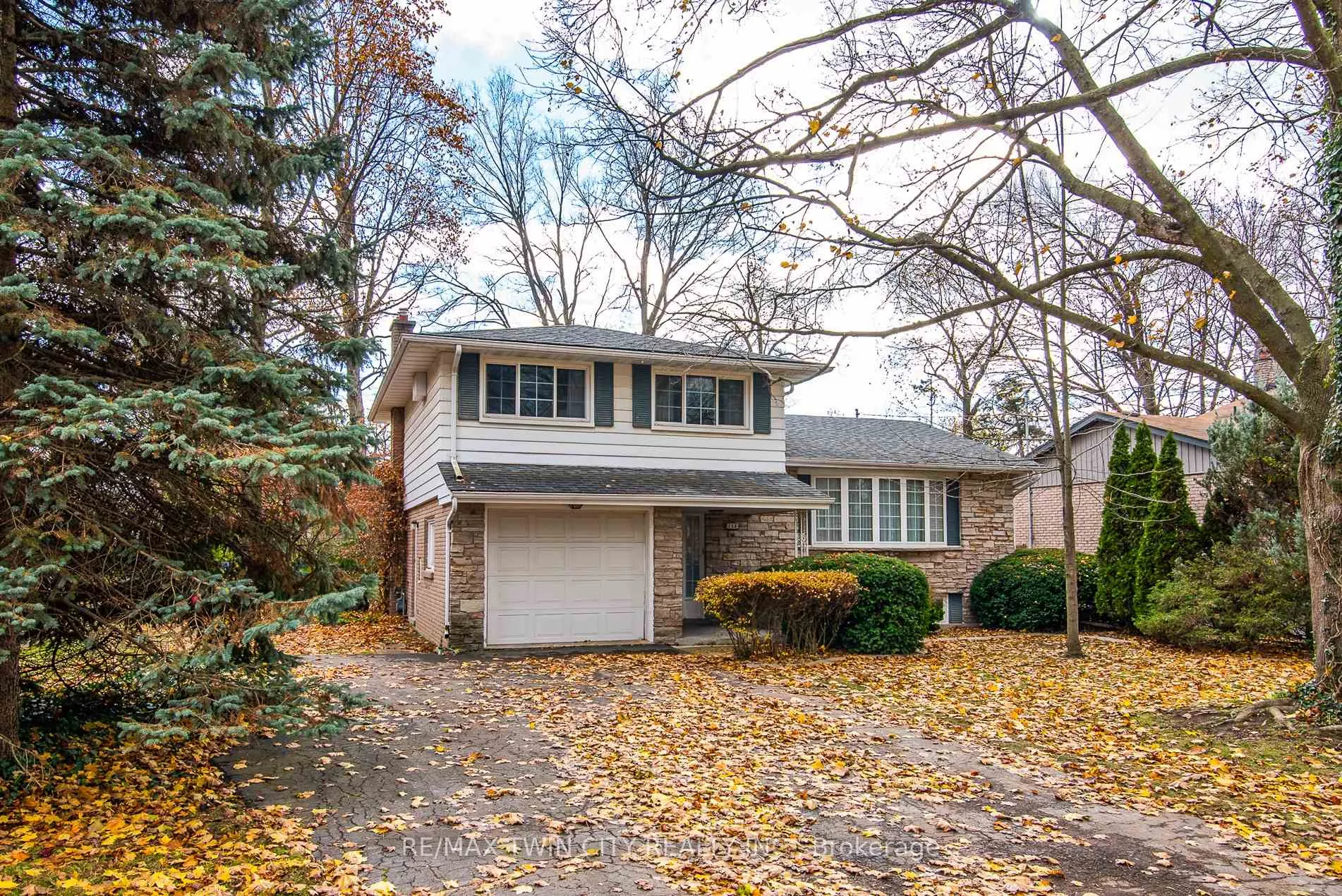 Photo 1 of 155 Shuh Avenue, Kitchener — HOMEH
