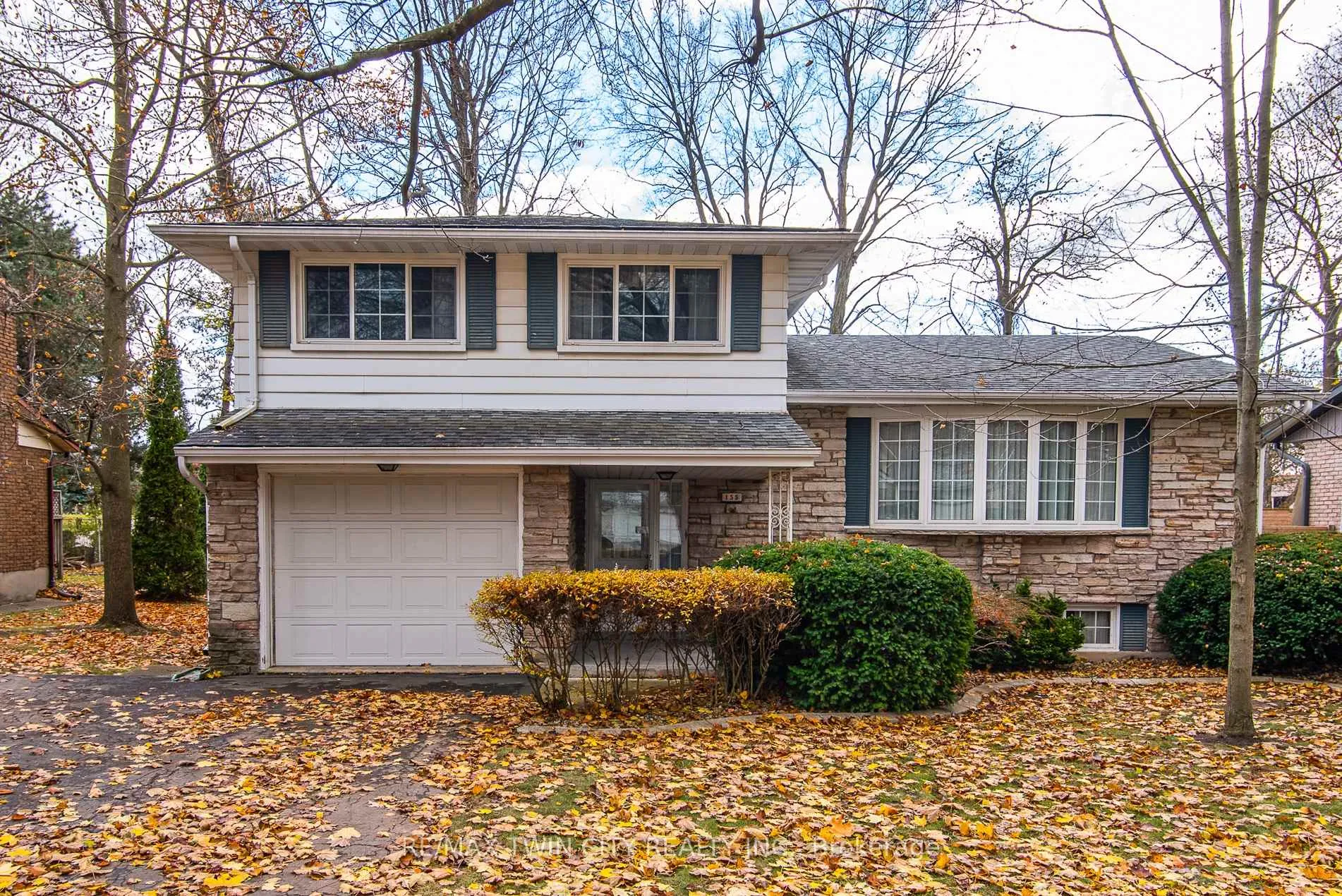 Photo 3 of 155 Shuh Avenue, Kitchener — HOMEH