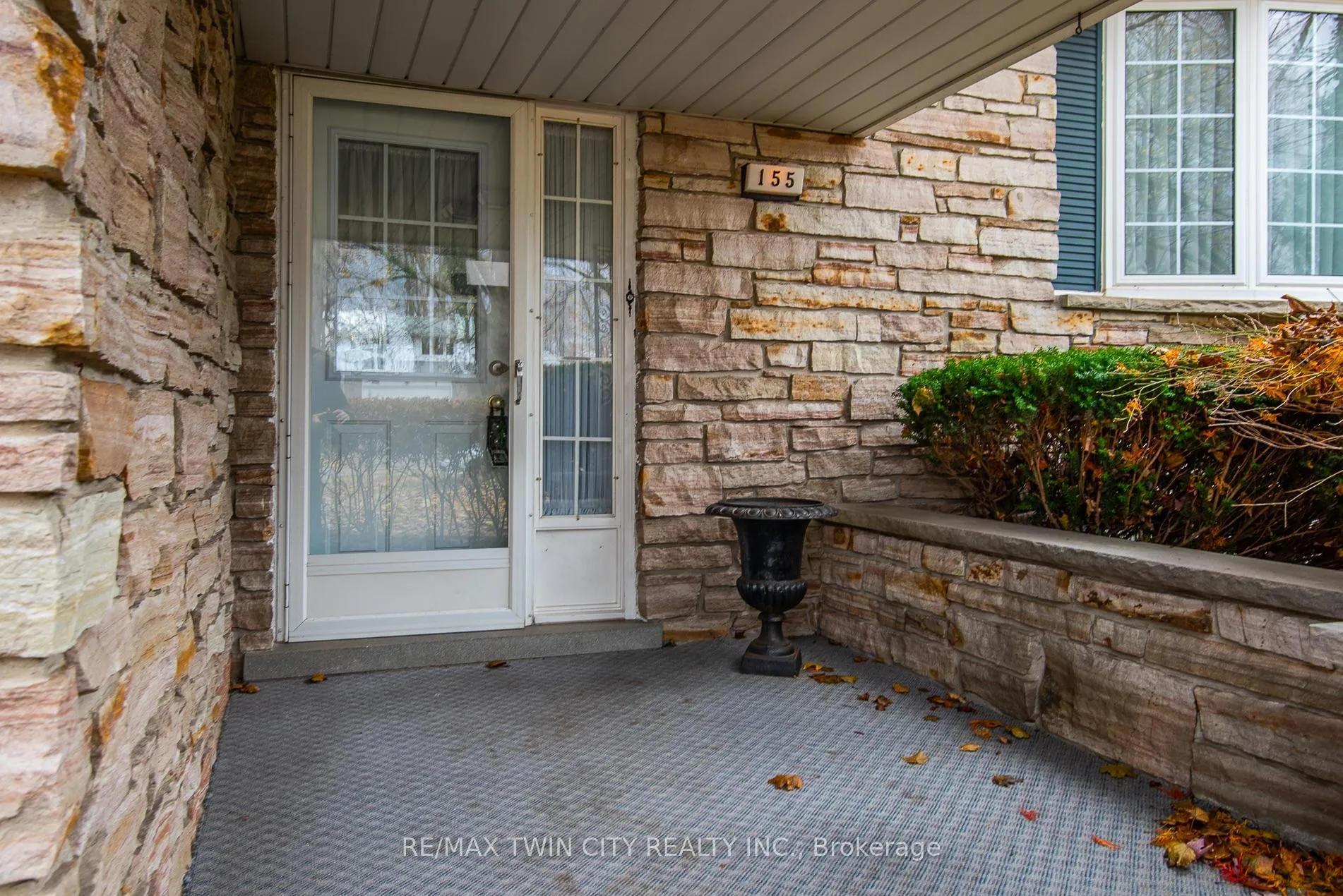 Photo 5 of 155 Shuh Avenue, Kitchener — HOMEH