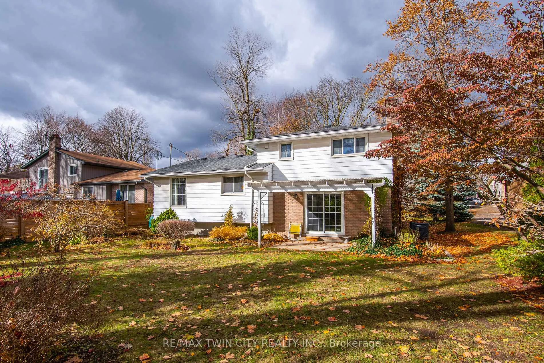 Photo 11 of 155 Shuh Avenue, Kitchener — HOMEH