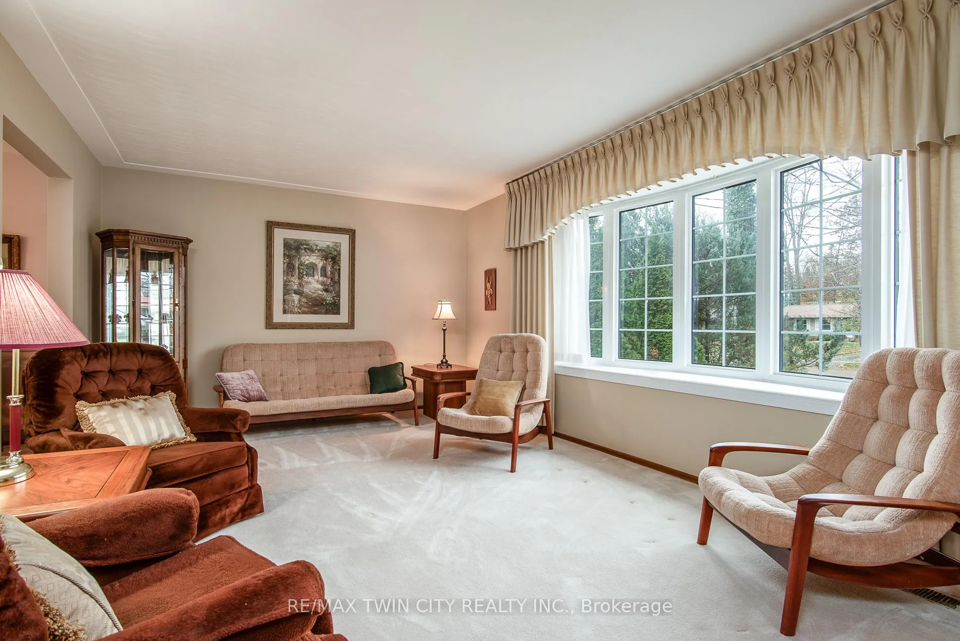 Photo 13 of 155 Shuh Avenue, Kitchener — HOMEH