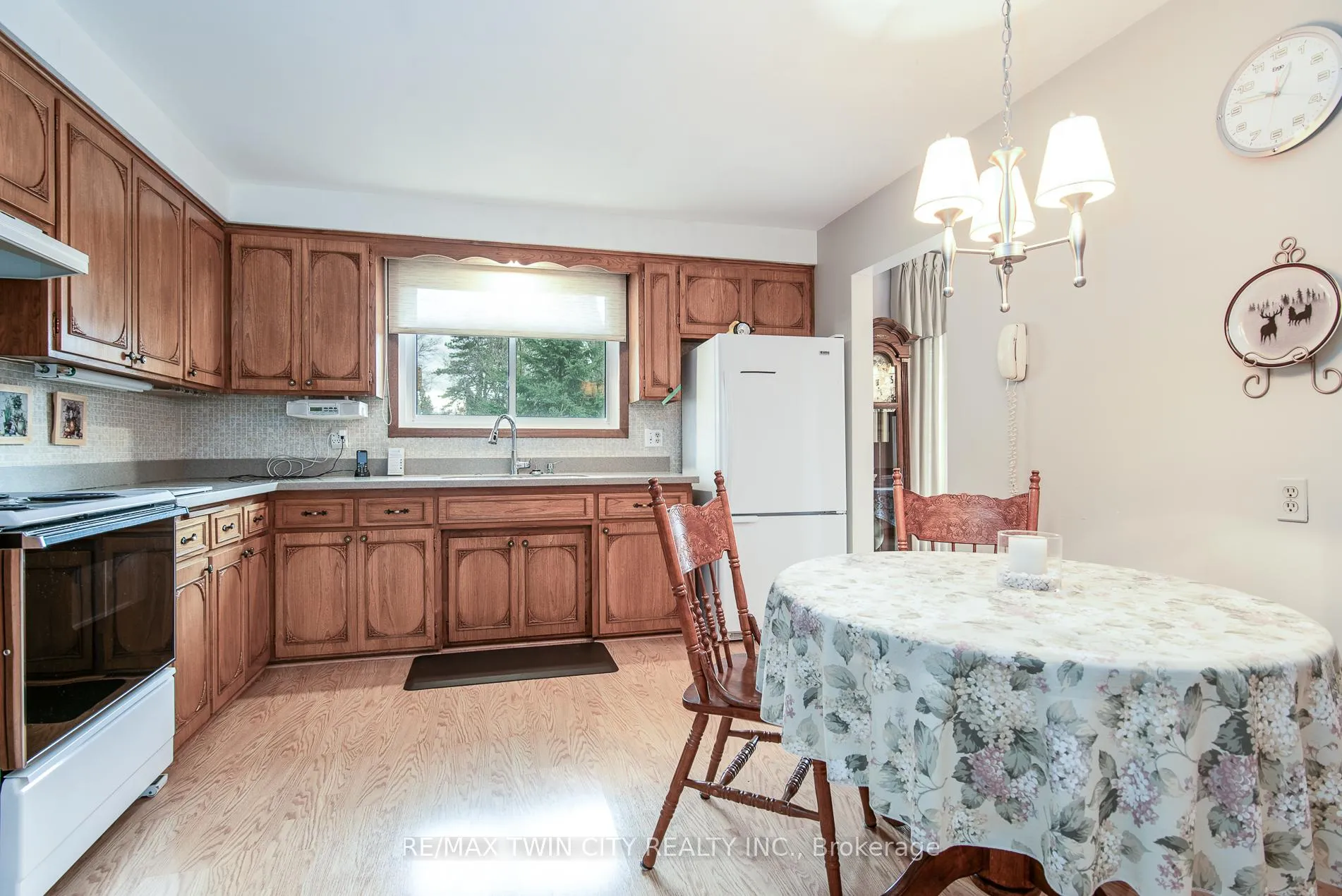 Photo 20 of 155 Shuh Avenue, Kitchener — HOMEH