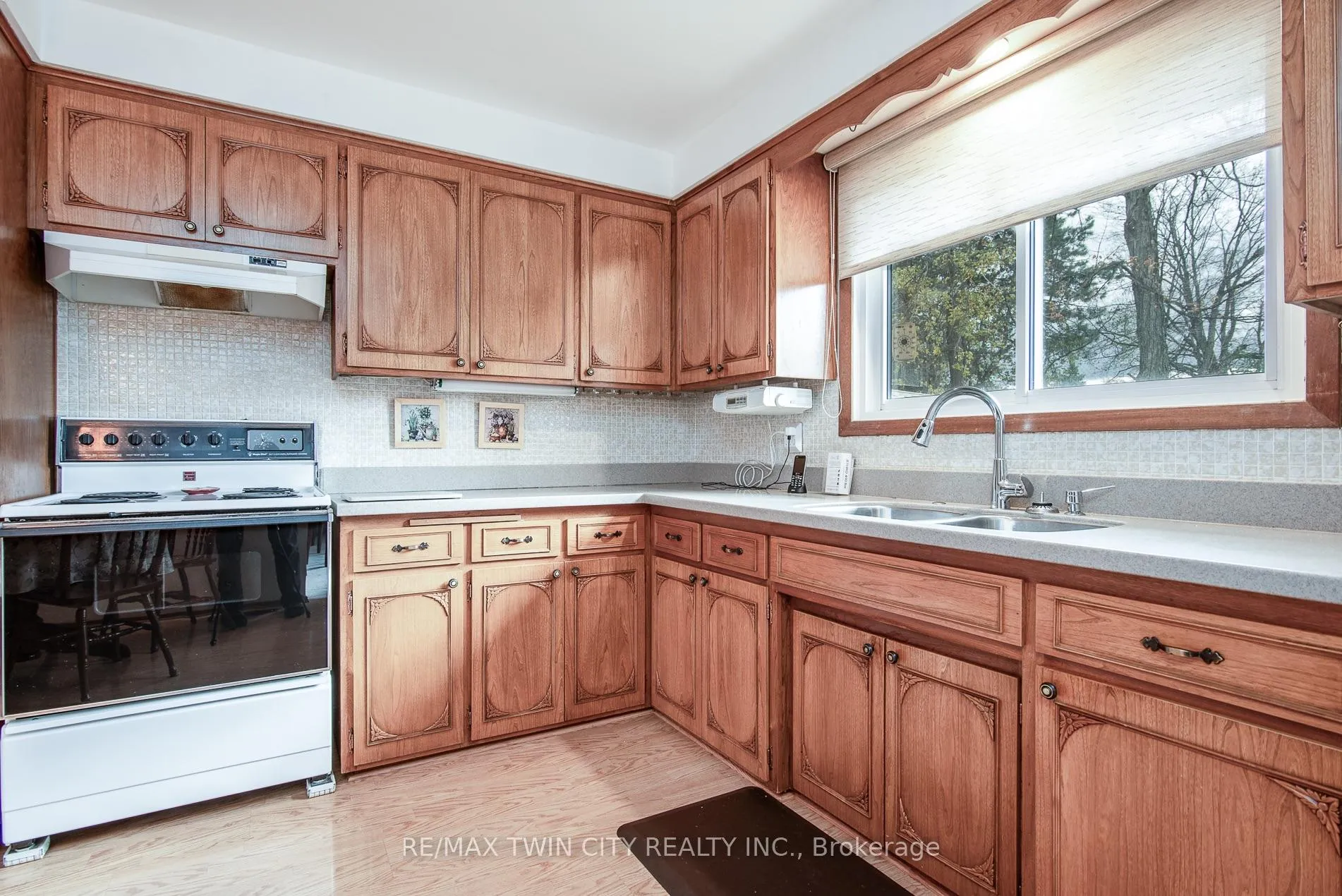 Photo 23 of 155 Shuh Avenue, Kitchener — HOMEH