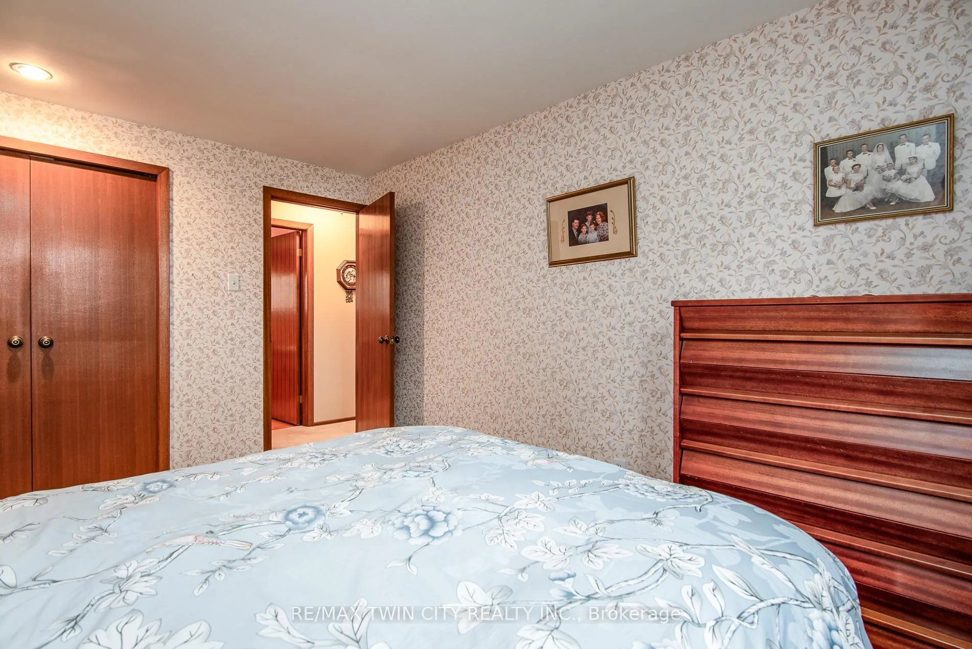 Photo 33 of 155 Shuh Avenue, Kitchener — HOMEH