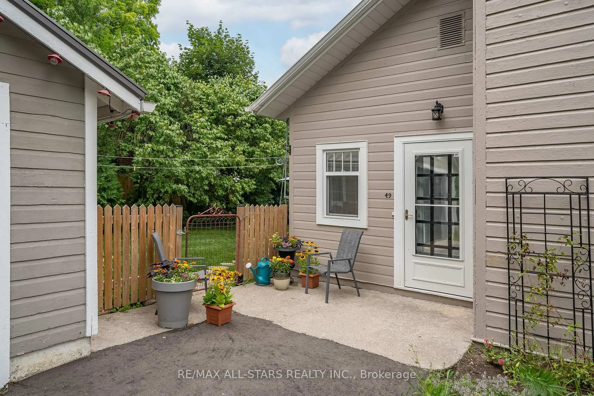 Photo 4 of 49 John Street, Kawartha Lakes, Fenelon Falls — HOMEH