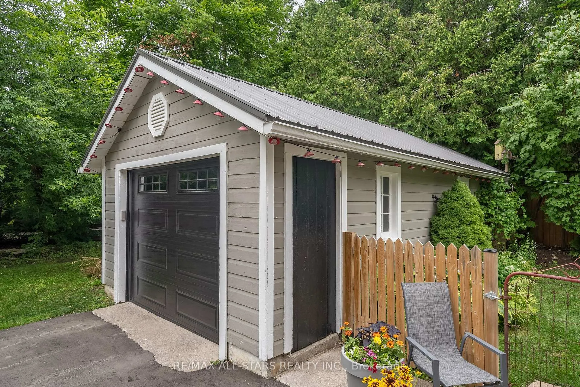 Photo 5 of 49 John Street, Kawartha Lakes, Fenelon Falls — HOMEH