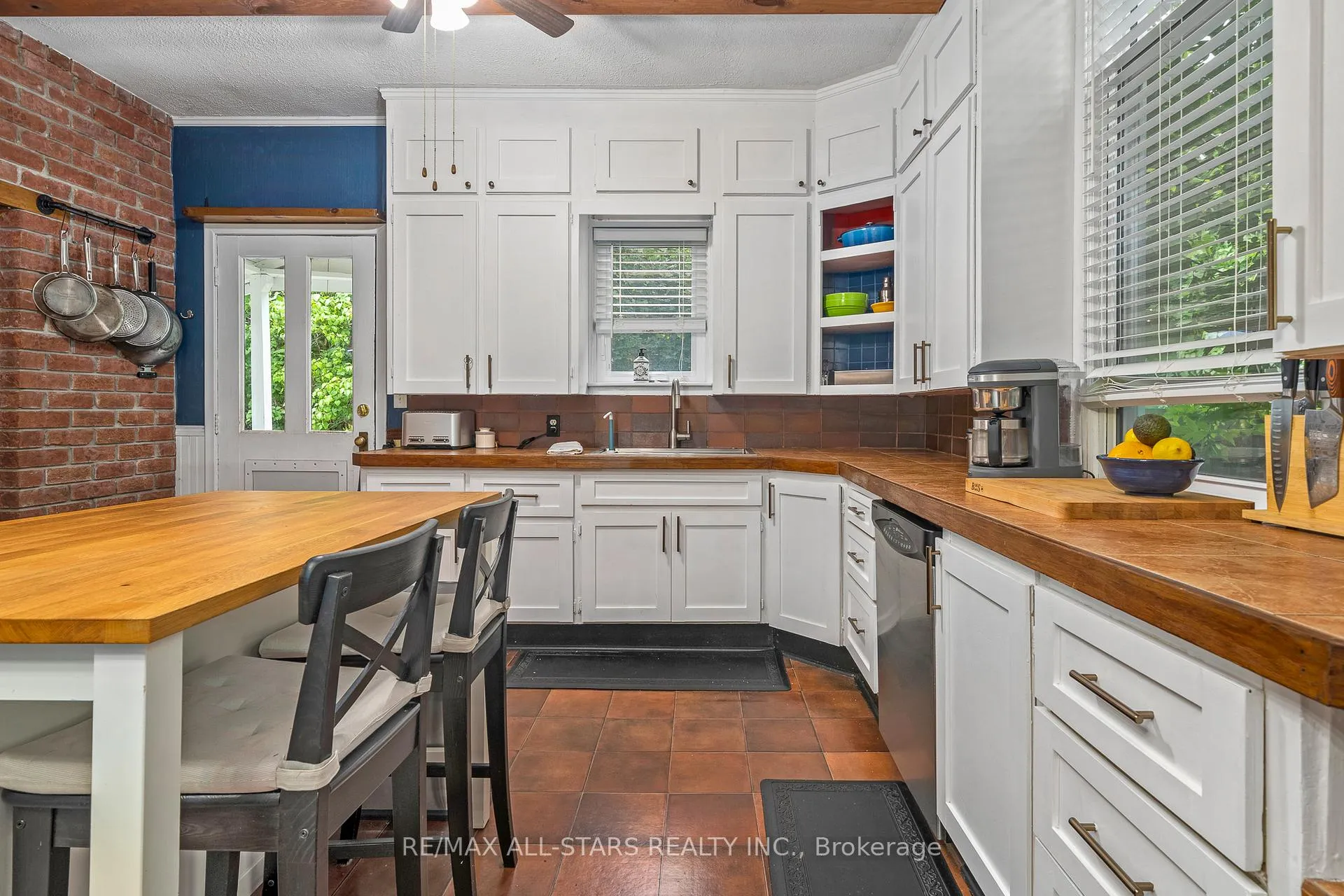 Photo 15 of 49 John Street, Kawartha Lakes, Fenelon Falls — HOMEH