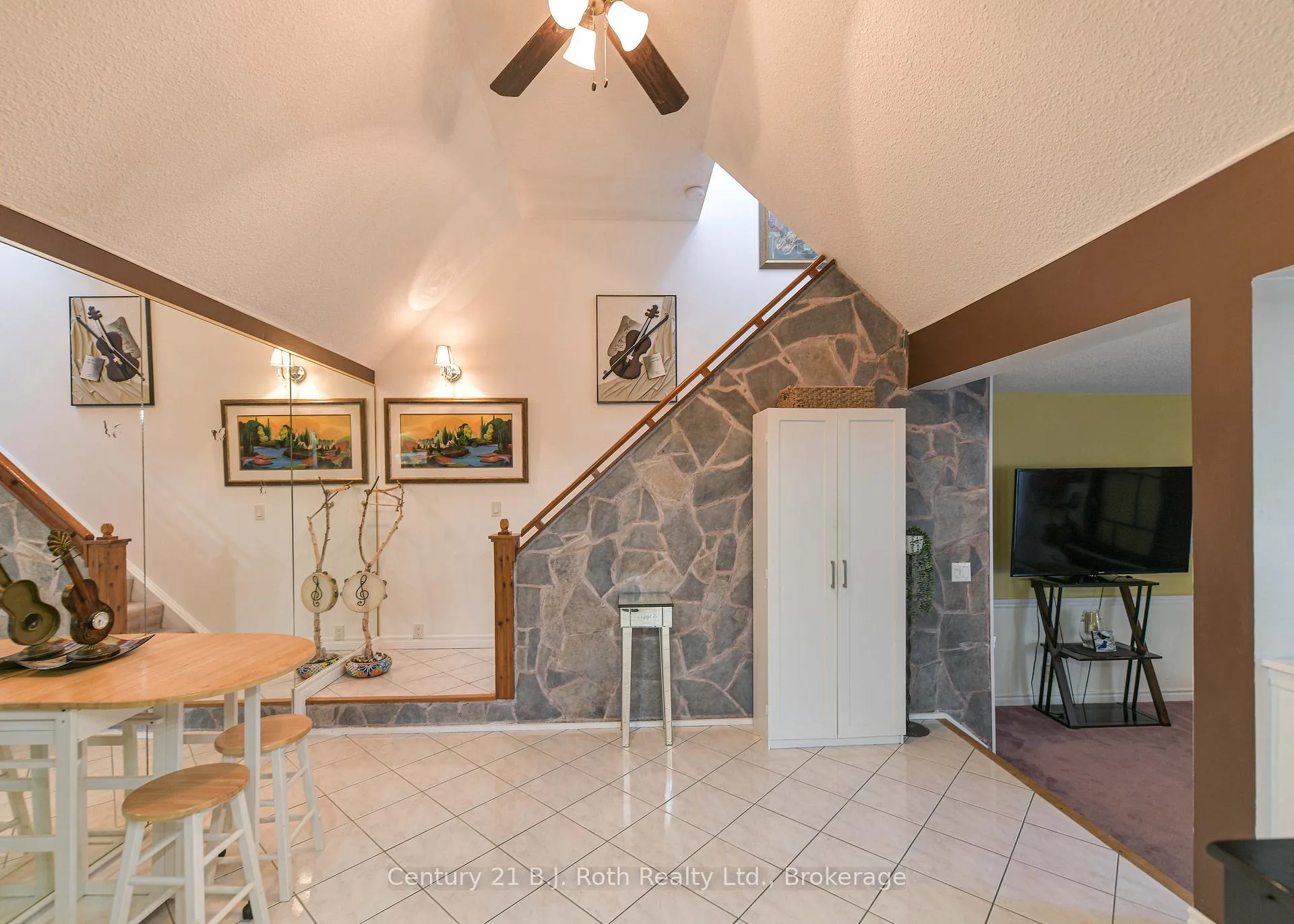 Photo 23 of Unit 21, 40 Victoria Crescent, Orillia — HOMEH