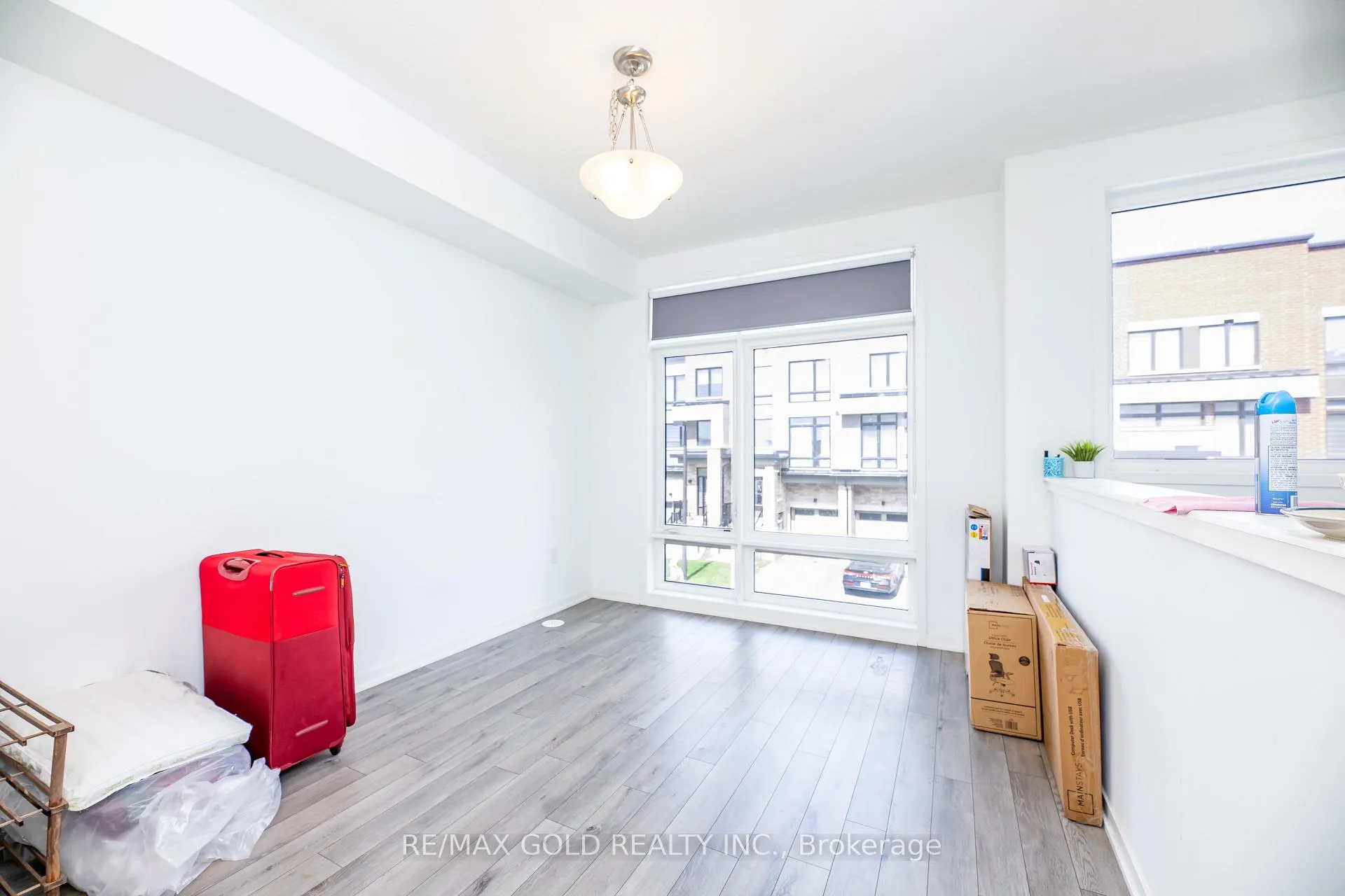 Photo 10 of 761 Heathrow Path, Oshawa, Samac — HOMEH