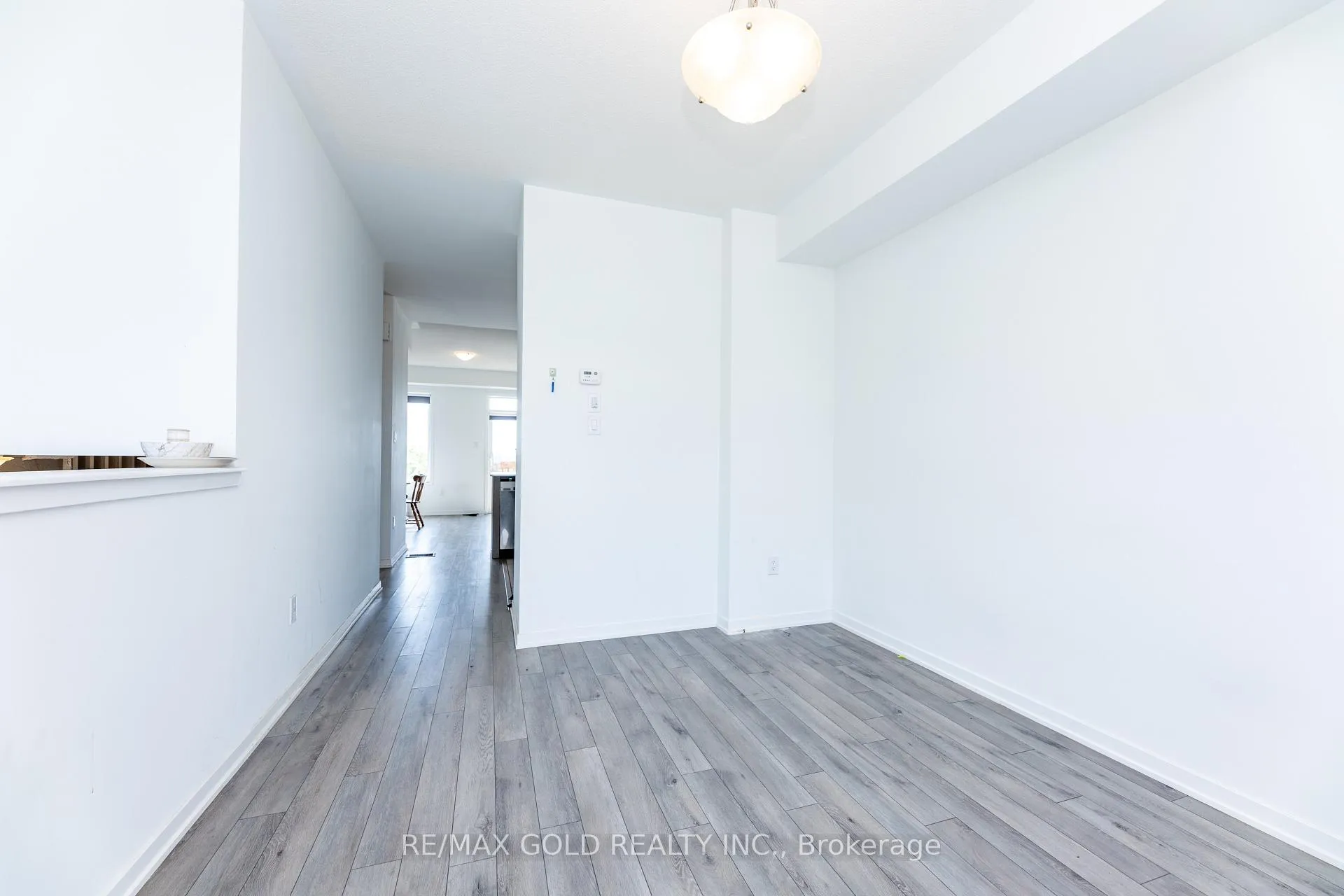 Photo 11 of 761 Heathrow Path, Oshawa, Samac — HOMEH