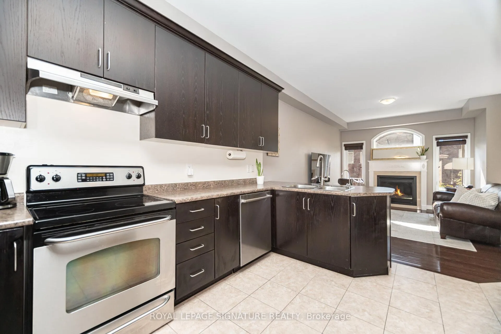 Photo 15 of 81 Paperbark Avenue, Vaughan, Patterson — HOMEH