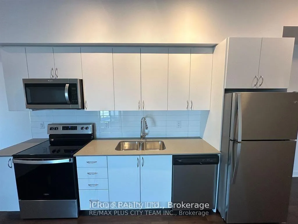 Photo 5 of Unit 208, 56 Lakeside Terrace, Barrie, Little Lake — HOMEH