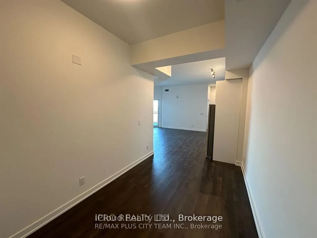 Photo 7 of Unit 208, 56 Lakeside Terrace, Barrie, Little Lake — HOMEH