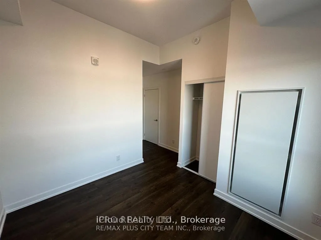 Photo 9 of Unit 208, 56 Lakeside Terrace, Barrie, Little Lake — HOMEH